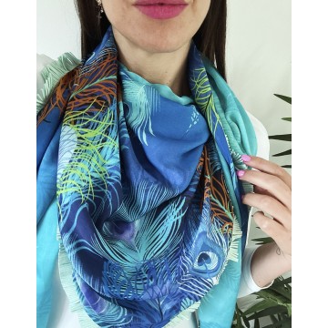 Foulard plume bleu franges.