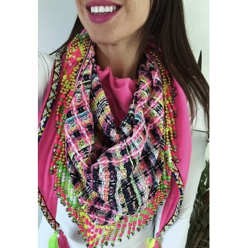 Foulard franges rose fluo multicolore fait à Liège.