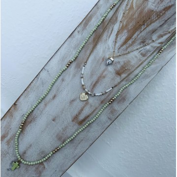 Collier bohème multi-rangs vert.