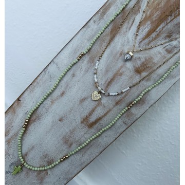 Collier bohème multi-rangs vert.