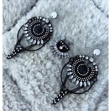 Boucles d'oreilles strass noir et argenté.